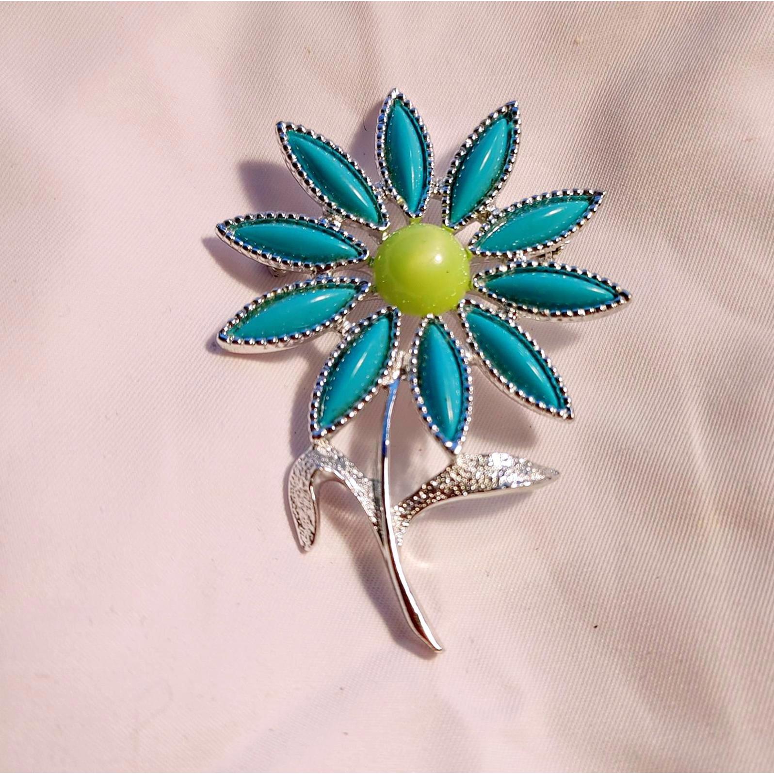 Vintage Sarah Coventry Daisy Time Flower Brooch
